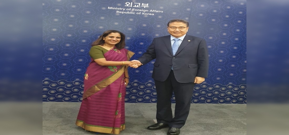 Ambassador H.E. Ms. Sripriya Ranganathan paid a farewell courtesy call on H.E Mr. Park Jin, Foreign Minister, Republic of Korea